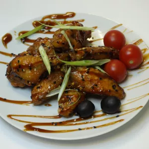 Крылышки куриные в соусе чили